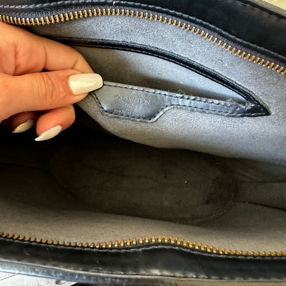 Louis Vuitton 💫 Epi Leather Bag 💫 - Picture 10 of 14